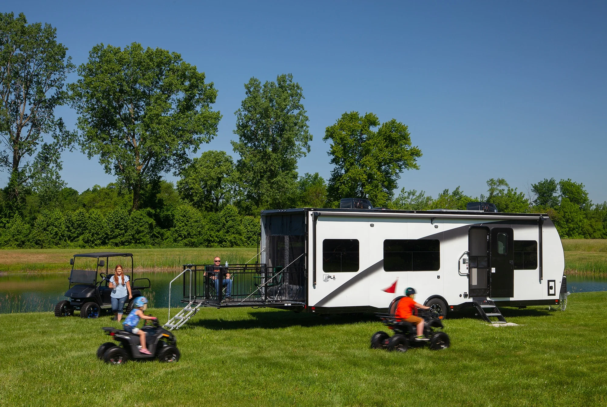 Plā 700 Travel Trailer Toy Haulers Plā 700 Travel Trailer Toy Haulers